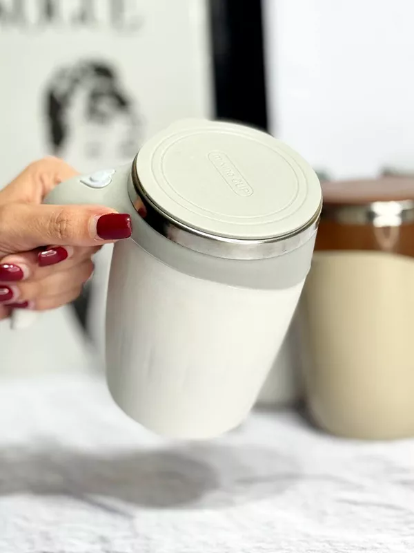 ماگ همزن دار مگنتی باتری خور درب دار
